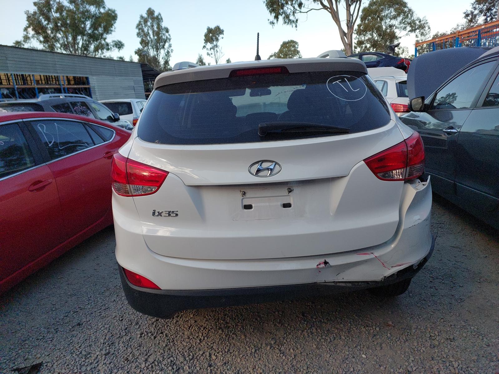 2015 Hyundai Ix35 Right Headlamp View Auto part Right Headlamp Hyundai Ix35 2015