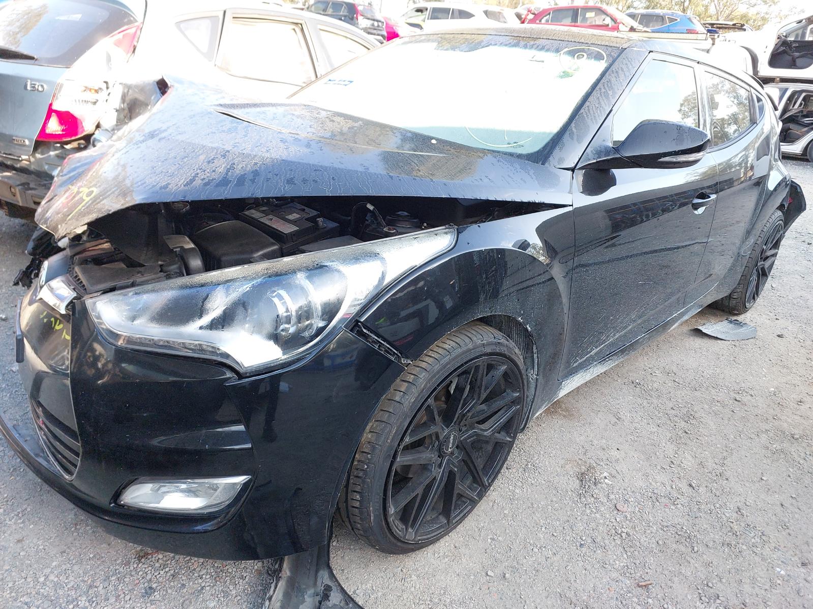 2012 Hyundai Veloster Left Guard View Auto part Left Guard Hyundai Veloster 2012