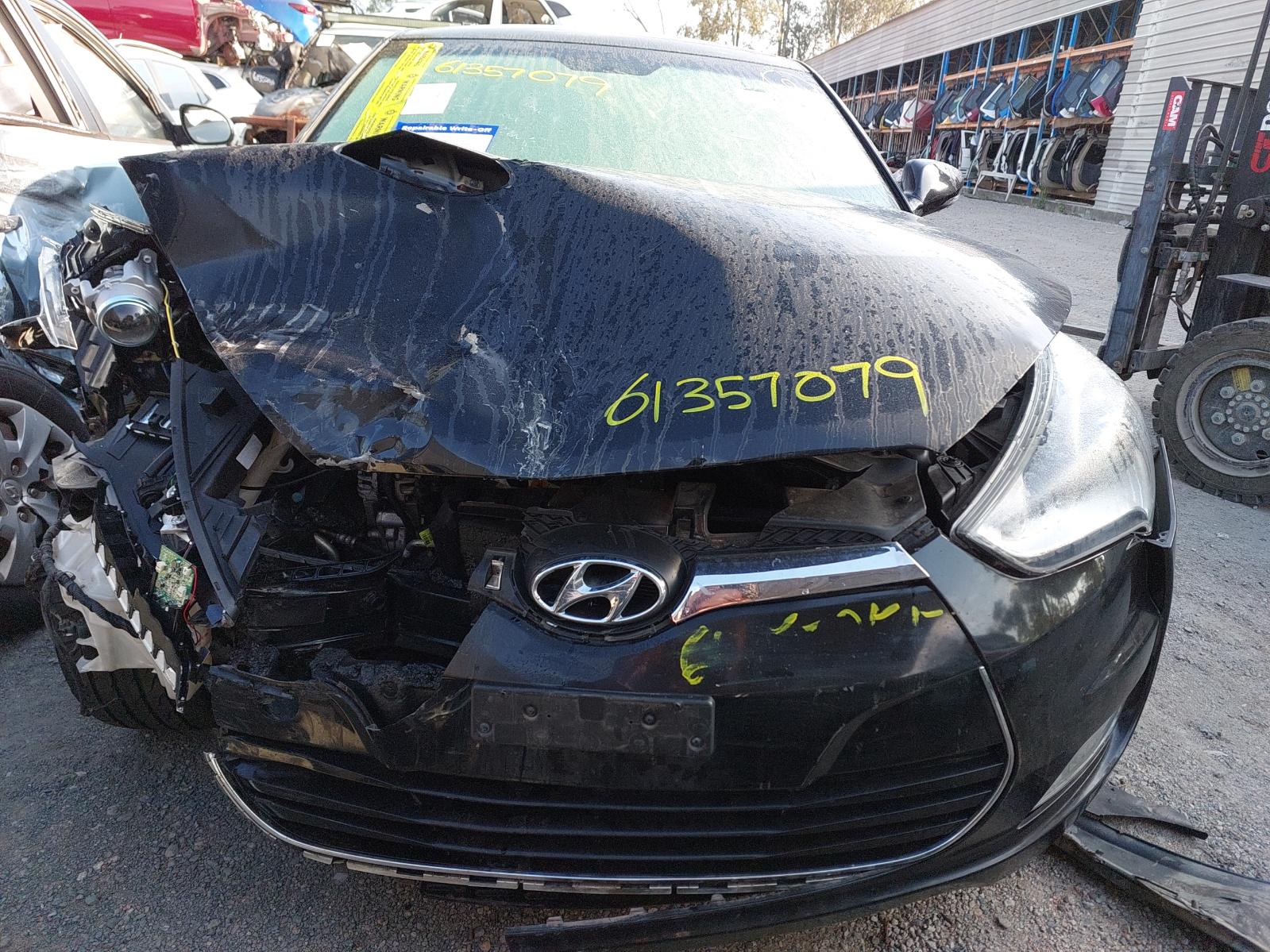 2012 Hyundai Veloster Left Guard View Auto part Left Guard Hyundai Veloster 2012