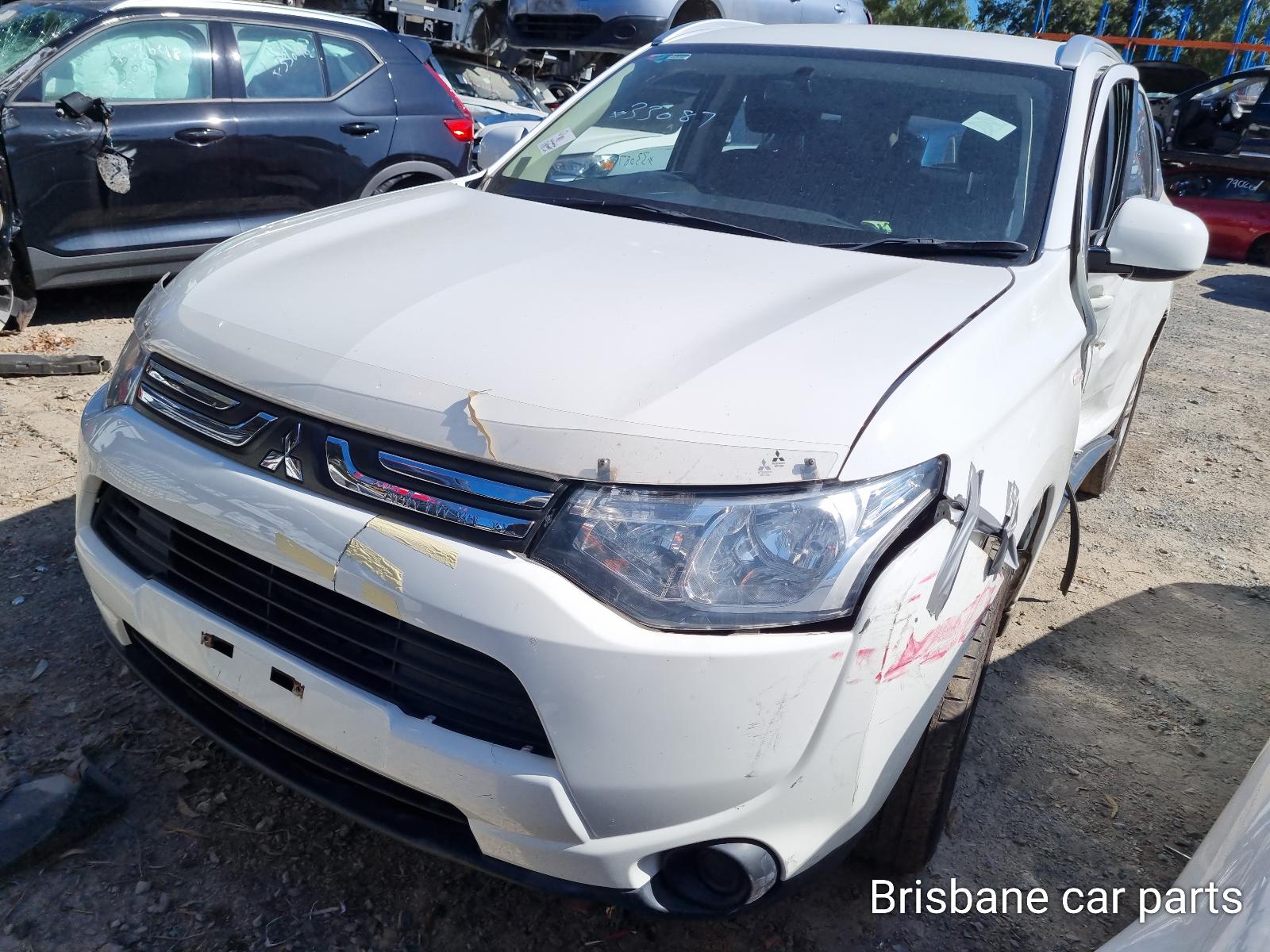View Auto part Right Guard Mitsubishi Outlander 2014