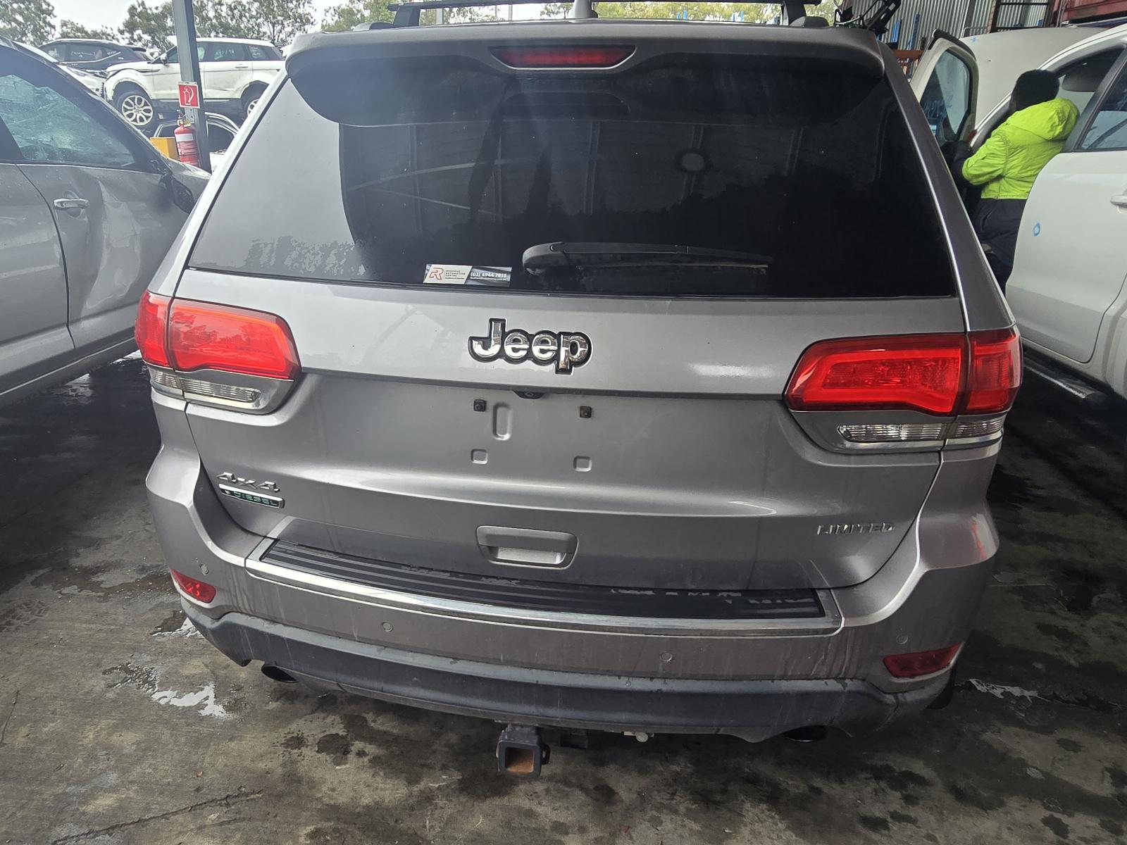 View Auto part Right Taillight Jeep Grandcherokee 2014