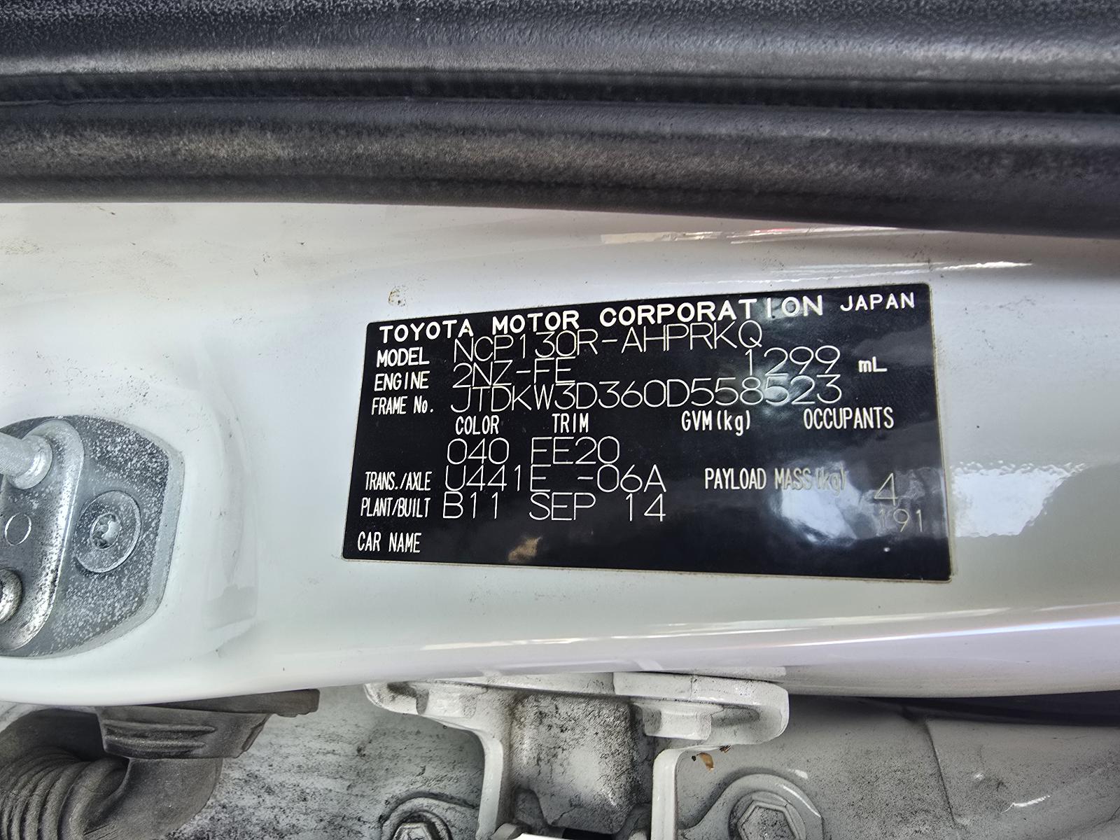 View Auto part Grille Toyota Yaris 2015