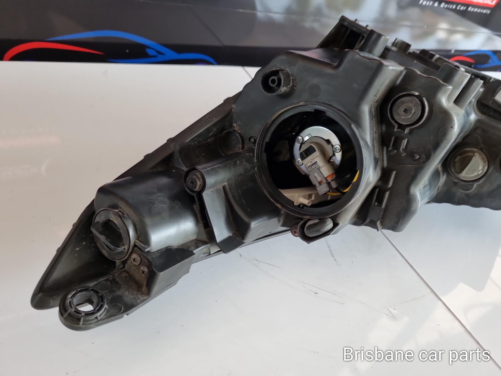 2015 Hyundai Ix35 Right Headlamp View Auto part Right Headlamp Hyundai Ix35 2015