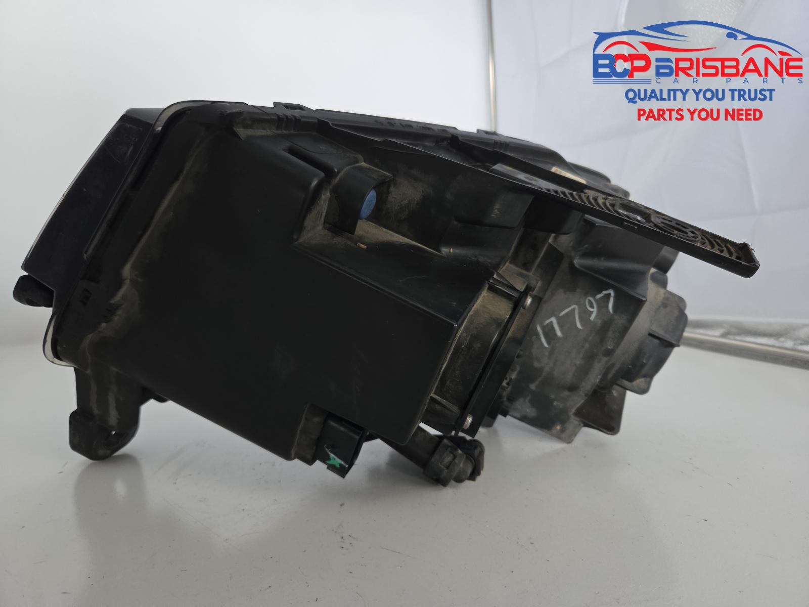 2014 Jeep Grandcherokee Right Headlamp View Auto part Right Headlamp Jeep Grandcherokee 2014