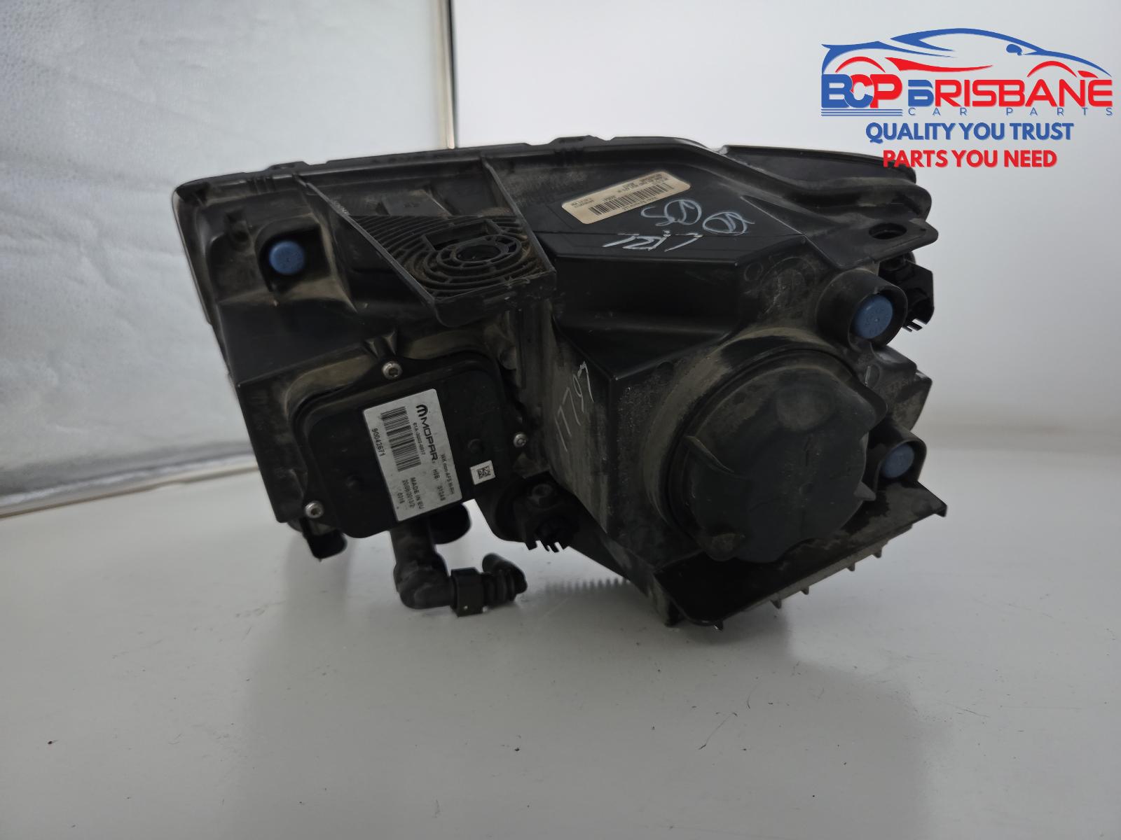 2014 Jeep Grandcherokee Right Headlamp View Auto part Right Headlamp Jeep Grandcherokee 2014